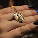 Colar de Nossa Senhora Aparecida com Moldura em Ouro